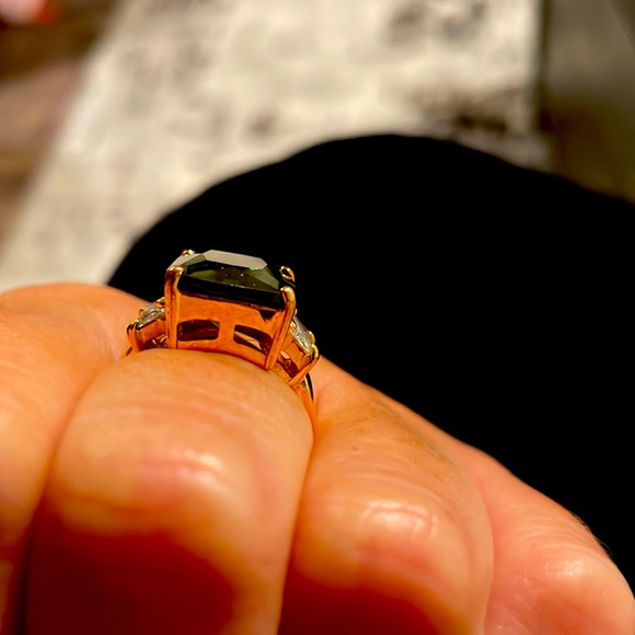 Ladies Emerald and Diamond Fashion Ring - Picture 4 of 9